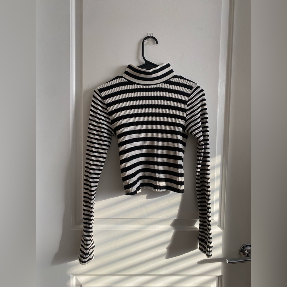 Aerie Black and White Striped Long Sleeve Top
